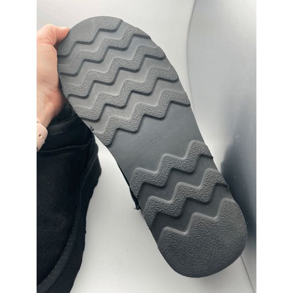 CUSHIONAIRE Women's COZY Genuine Suede pull on platform boot, Black 10 - Picture 3 of 6